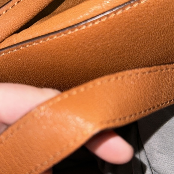 Micheal kors Hamilton like new tan leather authentic bag with good hardware - Picture 13 of 14